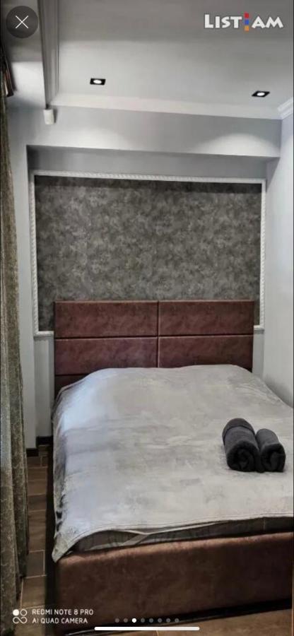 One Central Apartment Erevan Esterno foto
