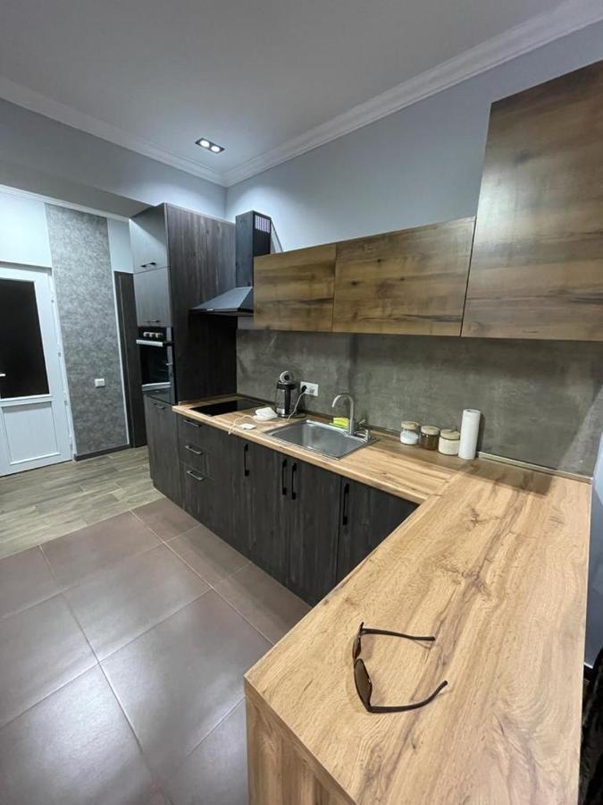 One Central Apartment Erevan Esterno foto