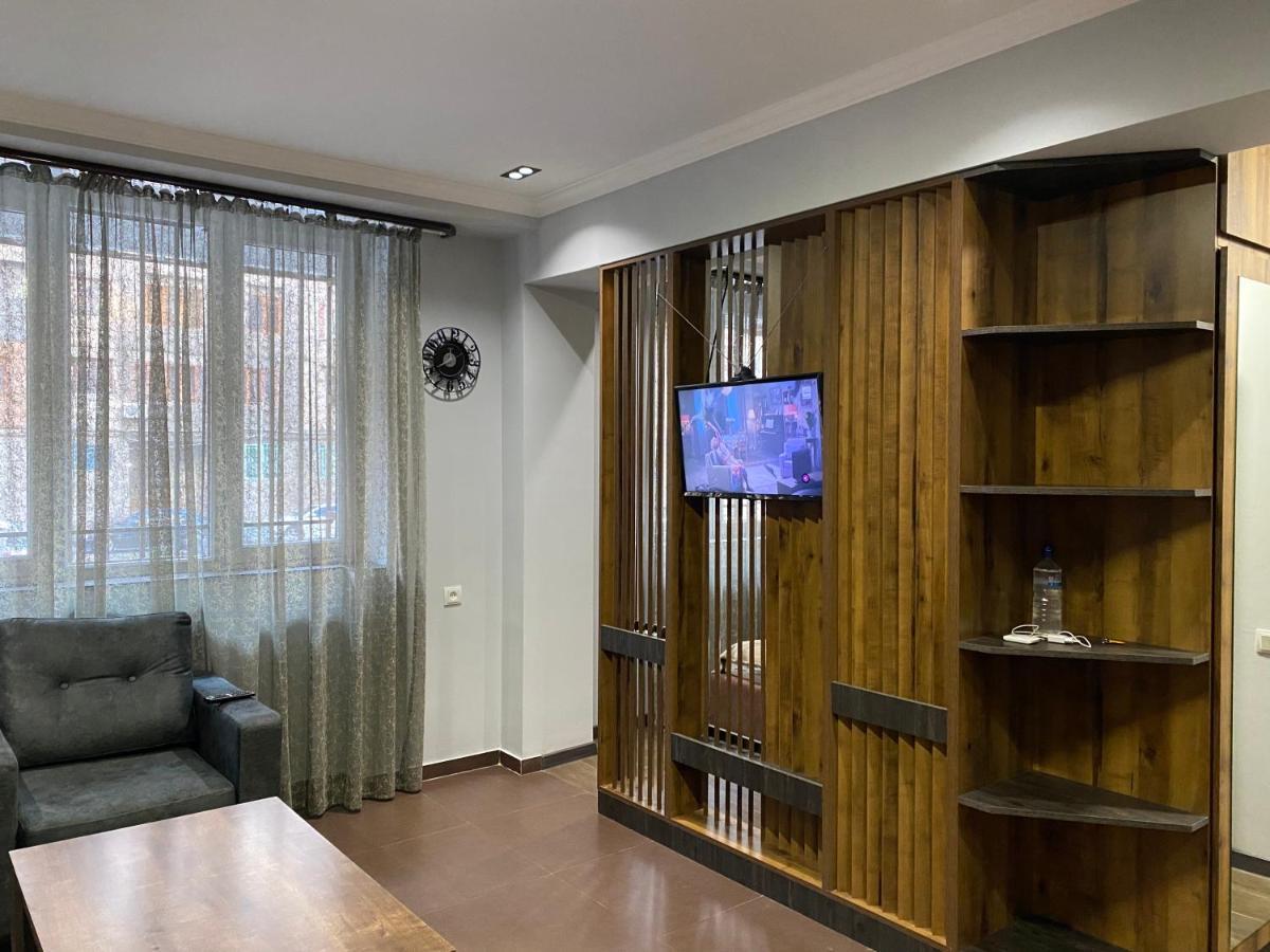 One Central Apartment Erevan Esterno foto