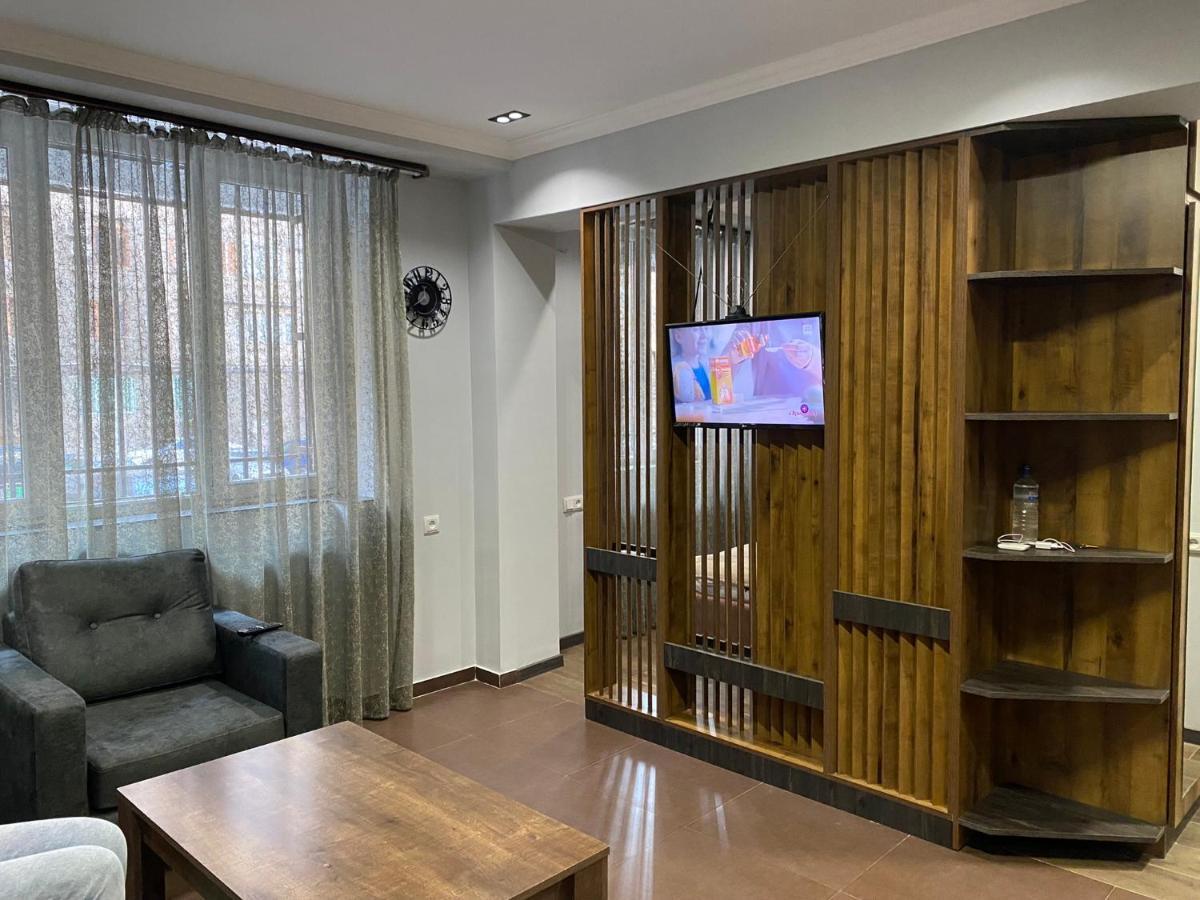 One Central Apartment Erevan Esterno foto